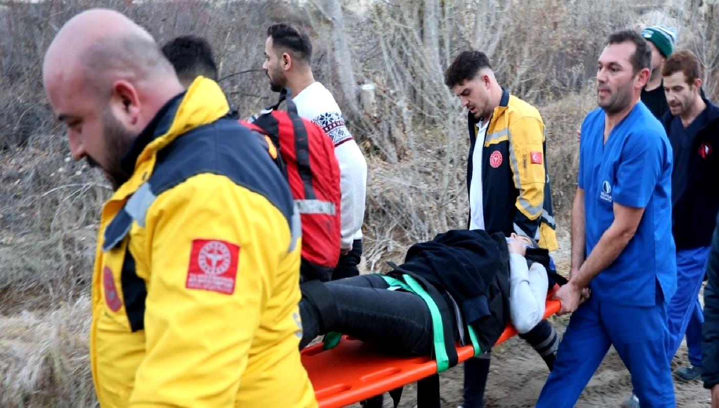 Göreme'de bir Rus turistin peribacalarına düşmesi, bölgedeki turizm güvenliğini sorgulatıyor.