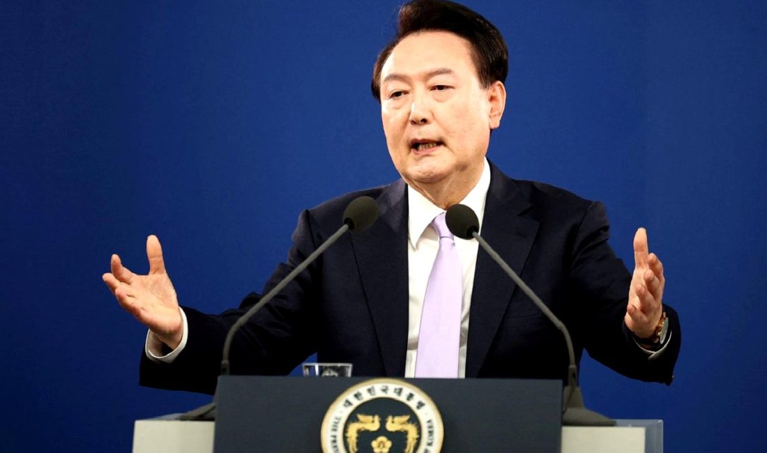 Güney Kore'de sıkıyönetim ilanı ile birlikte yaşanan siyasi gelişmeleri keşfedin.