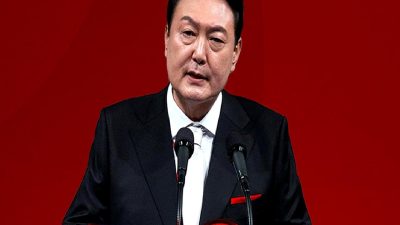 Güney Kore'de Yoon Suk-Yeol'un sıkıyönetim ilanı, ülkede büyük bir tartışma