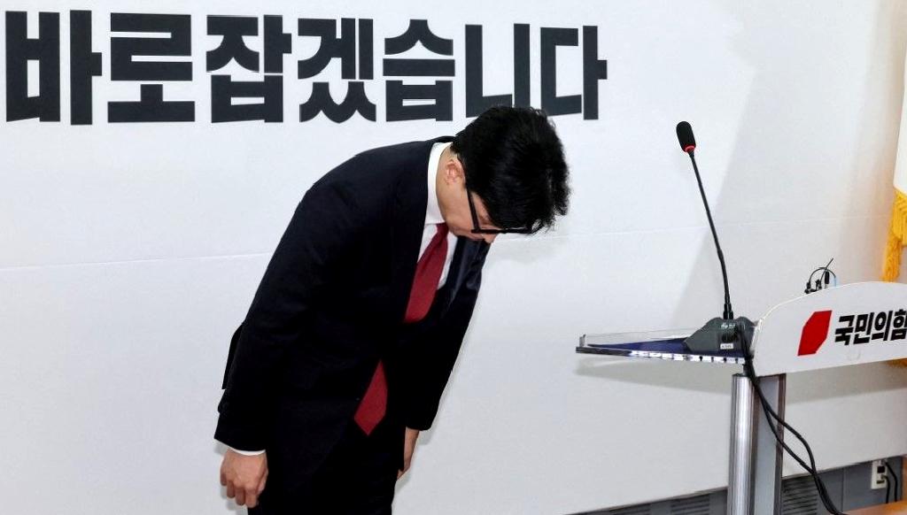 Güney Kore'de sıkıyönetim krizi derinleşirken, PPP liderinin istifası ülkenin siyasi