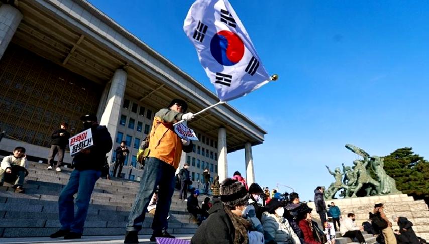 Güney Kore'de sıkıyönetim krizi ve siyasi gelişmeleri derinlemesine ele alıyoruz.