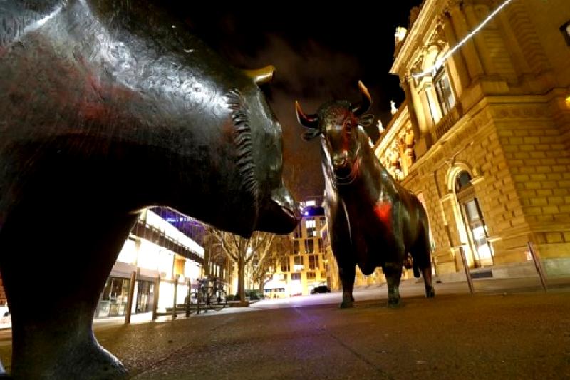 Haftalık Yatırım Araçları Analiziyle, altın, gümüş ve Bitcoin'deki son değişimleri