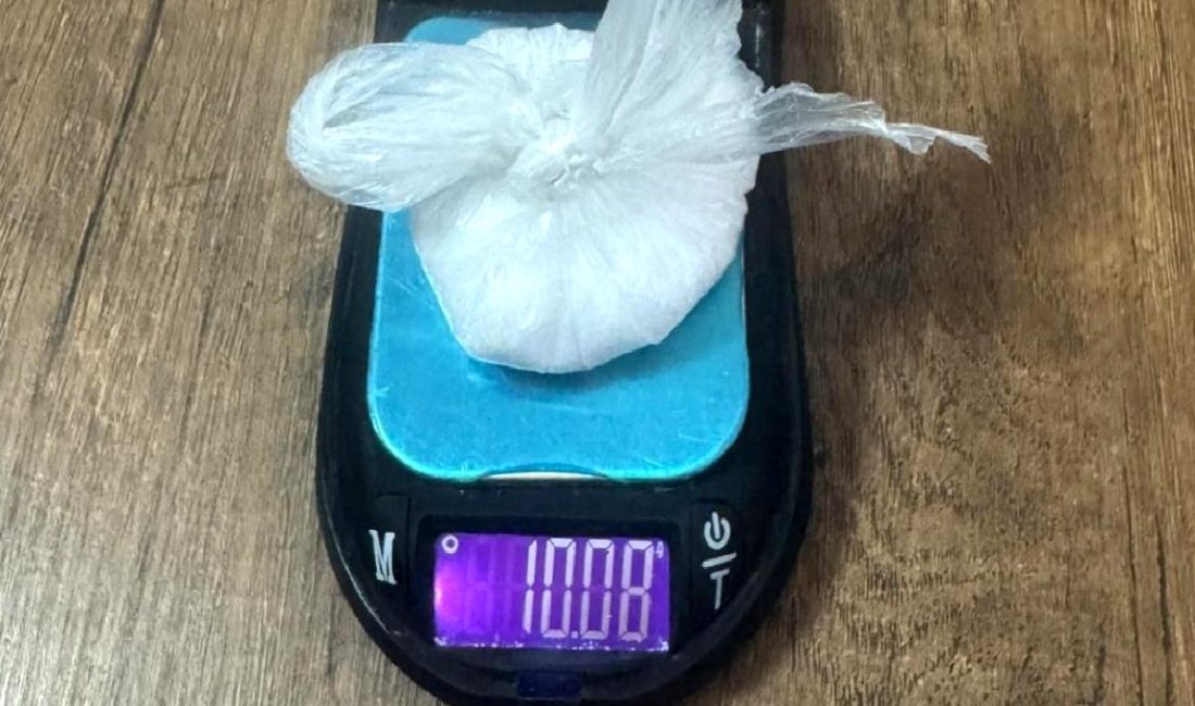 Hatay'da gerçekleştirilen uyuşturucu operasyonunda 10 gram metamfetamin ele geçirildi. Güvenlik