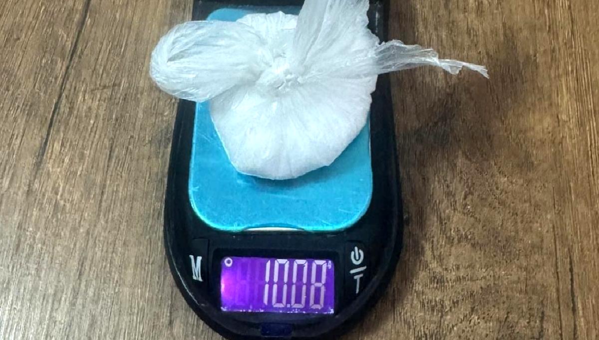 Hatay'da gerçekleştirilen uyuşturucu operasyonunda 10 gram metamfetamin ele geçirildi. Güvenlik