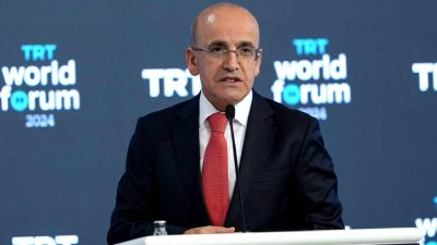 Hazine ve Maliye Bakanı Mehmet Şimşek, küresel ekonomik belirsizlikler üzerine