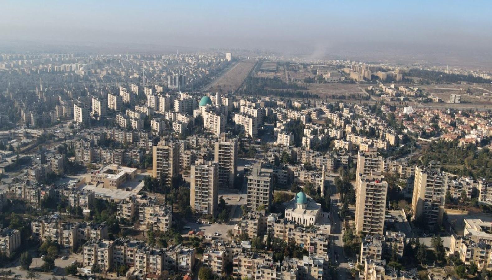 Hizbullah lideri Naim Kasım, Suriye'deki gelişmeleri değerlendiriyor. Bölgedeki siyasi dinamikler,