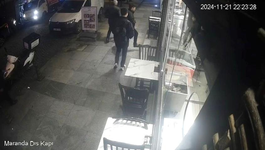 Irak Cumhurbaşkanı'nın sekreterine bir restoranda gerçekleştirilen bıçaklı saldırı, güvenlik endişelerini