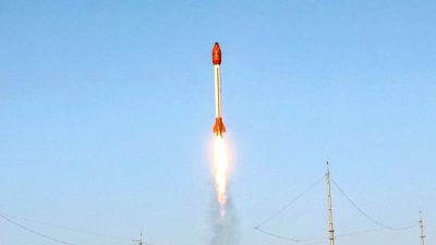 İran, yörünge transfer aracını başarıyla uzaya fırlatarak uzay teknolojisindeki yeteneklerini