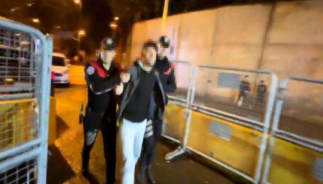 İstanbul'da Atatürk'e hakaret eden şahıs, güvenlik güçleri tarafından yakalandı. Olayın