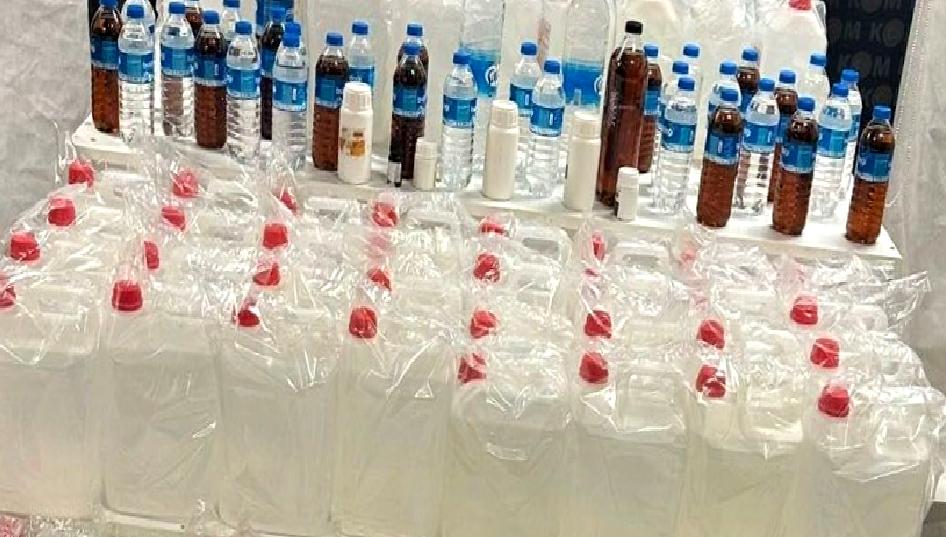 İstanbul'da gerçekleştirilen sahte alkol operasyonunda 17 ton kaçak alkol ele