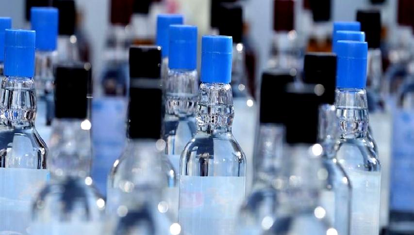 İstanbul'da gerçekleştirilen sahte alkol operasyonunda 28 bin litre sahte içki