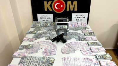 İstanbul'da sahte dolar endişesi giderek artarken, yetkililer harekete geçti. Operasyonlar