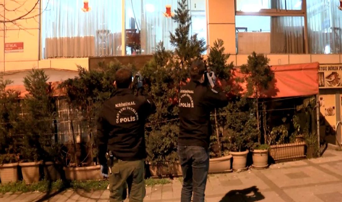 İstiklal Caddesi’nde Silahlı Saldırı: Veysi Aba Hayatını Kaybetti İstiklal Caddesi'nde gerçekleşen silahlı saldırıda Veysi Aba hayatını kaybetti. Olayın