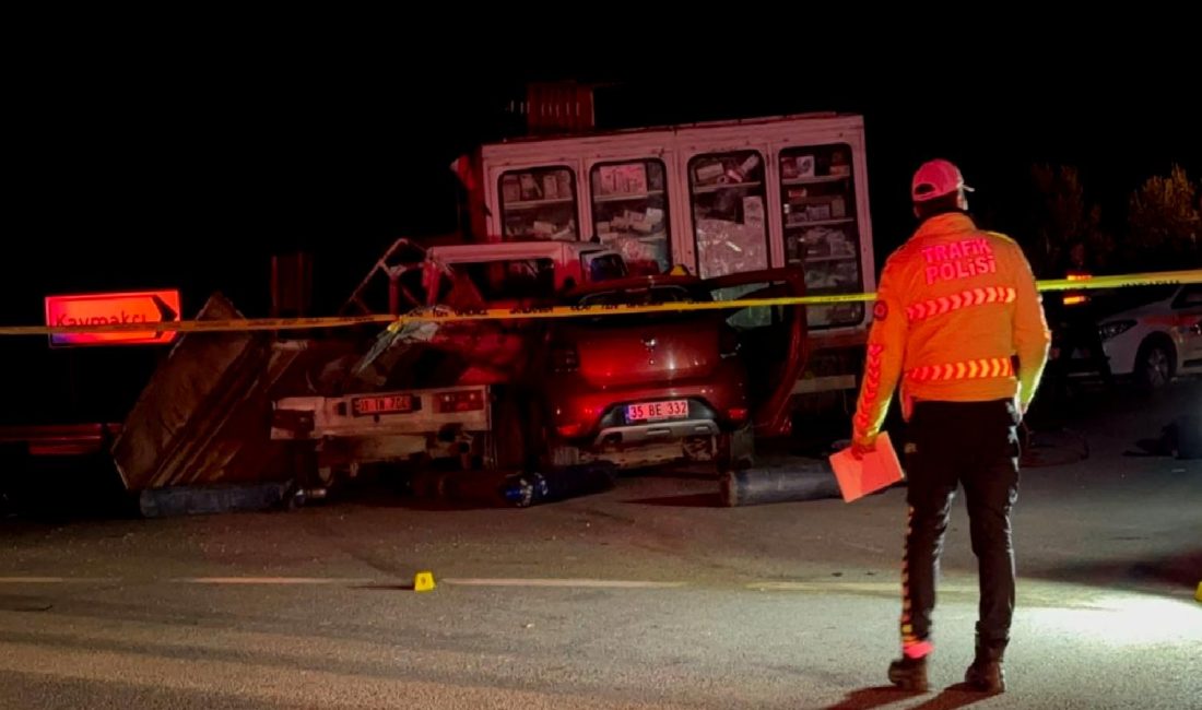 İzmir’de Anne ve Oğulun Ölümüyle Sonuçlanan Feci Kaza İzmir'de meydana gelen feci kaza, bir anne ve oğlunun hayatını