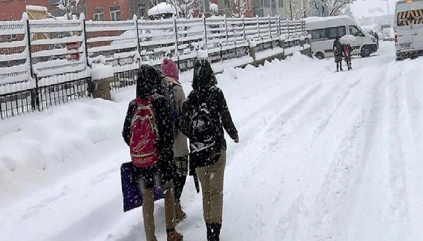 Kar yağışı nedeniyle eğitimde ara verildi. Öğrenciler ve öğretmenler için
