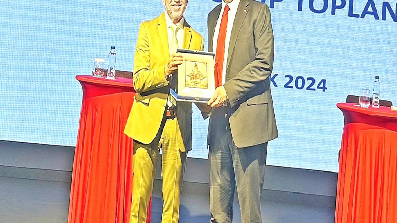 Kemal Şahin, ekonomi üzerine yaptığı kapsamlı açıklamalarla yatırımcıların dikkatini çekiyor.