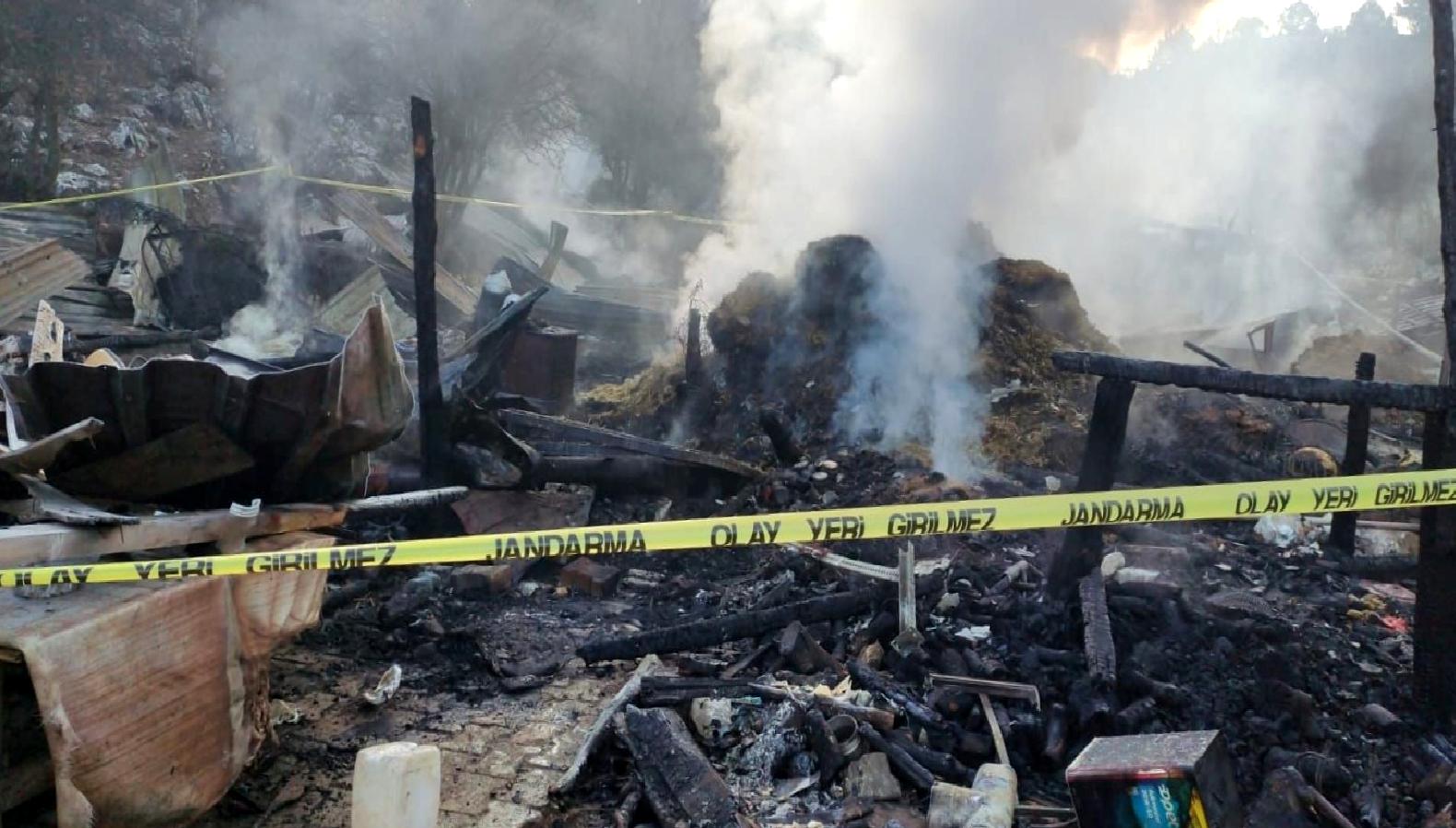 Konya'nın Üzümlü Mahallesi'nde meydana gelen yangında, bir çift hayatını kaybetti.