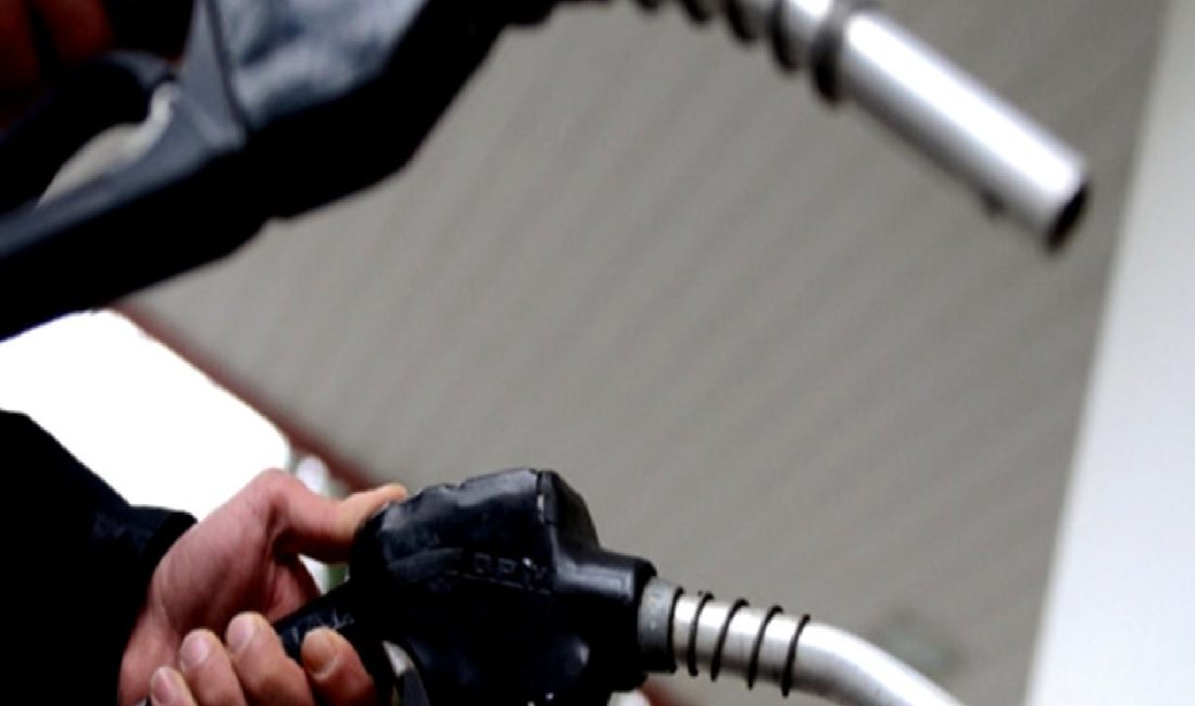 Küresel petrol fiyatlarındaki dalgalanmaların Türkiye'deki akaryakıt fiyatlarına etkisini keşfedin. 13