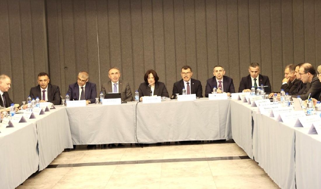 Marmara Denizi Müsilajı ile Mücadele: Bilim ve Teknik Kurulu Toplantısı Marmara Denizi'nde artan müsilaj sorunu ile mücadele için Bilim ve