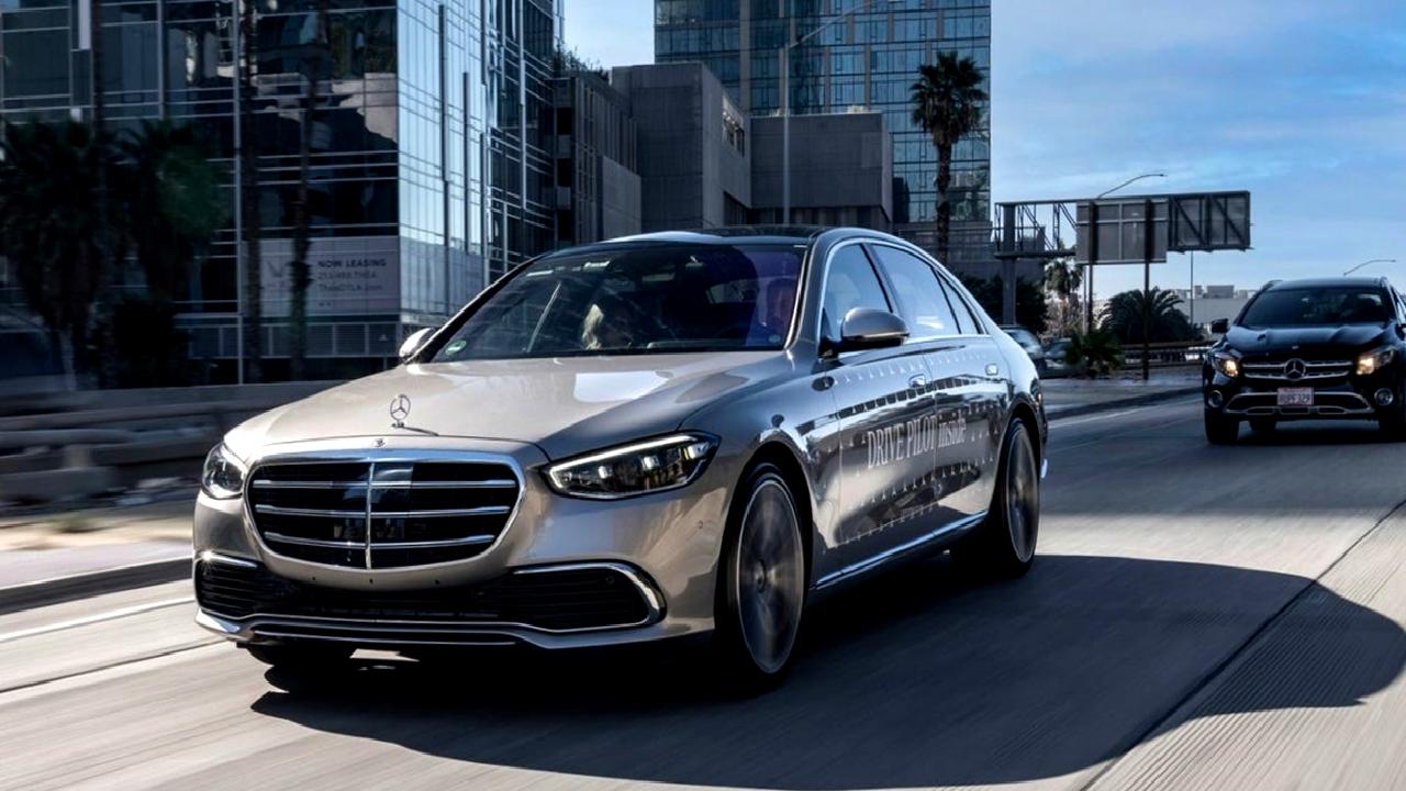 Mercedes-Benz, otonom sürüş teknolojisinde devrim yaratacak yeni dönemini başlatıyor. Akıllı