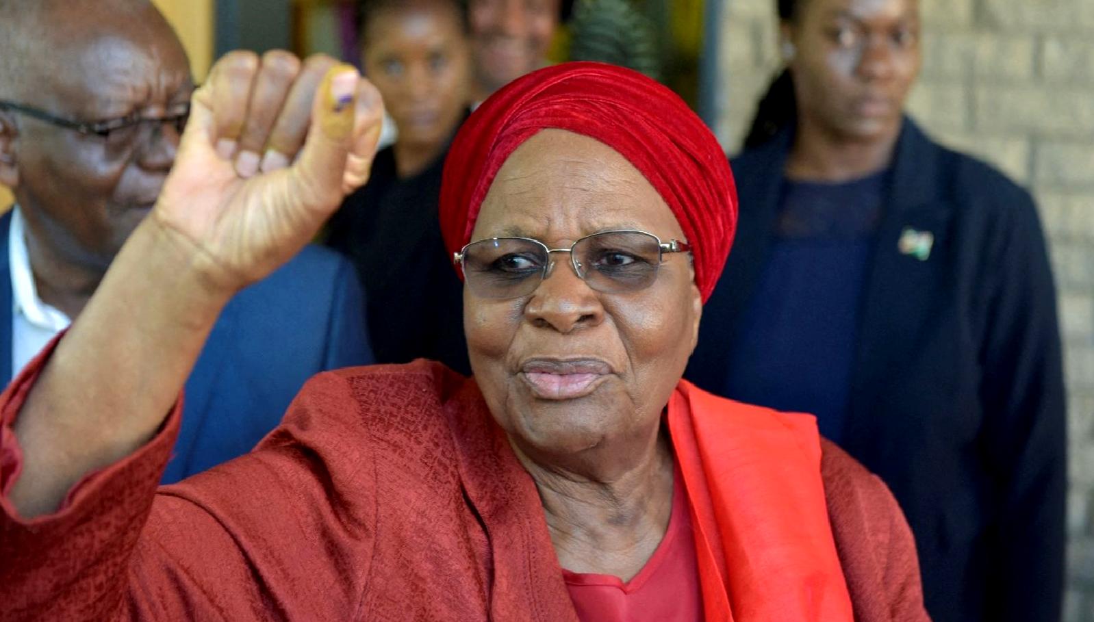 Namibya, tarihi bir anı daha geride bırakarak Nandi-Ndaitwah'ı ilk kadın