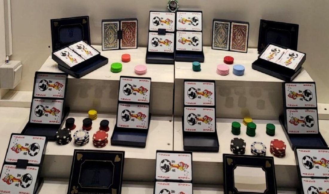 Nazilli’de Yasa Dışı Kumarhaneye Baskın Nazilli'de gerçekleştirilen yasa dışı kumarhane baskını, güvenlik güçlerinin kararlı mücadelesini