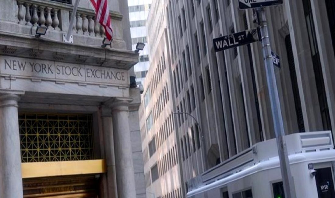 New York Borsasında yaşanan düşüşler, ekonomik verilerle birlikte değerlendiriliyor. Piyasa