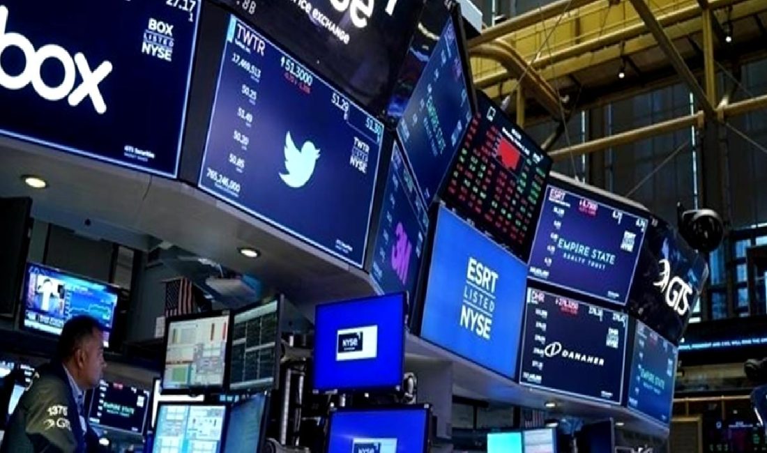 New York Borsasında Yatay Seyir ve Trump’ın Ekonomik Etkileri New York Borsası'ndaki yatay seyir, Trump'ın ekonomik politikalarının etkileriyle şekilleniyor.