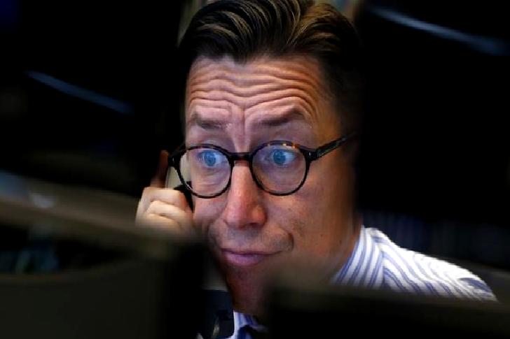 Nordson Corporation hisselerindeki düşüş ve yıl sonu rehberliği hakkında detaylı