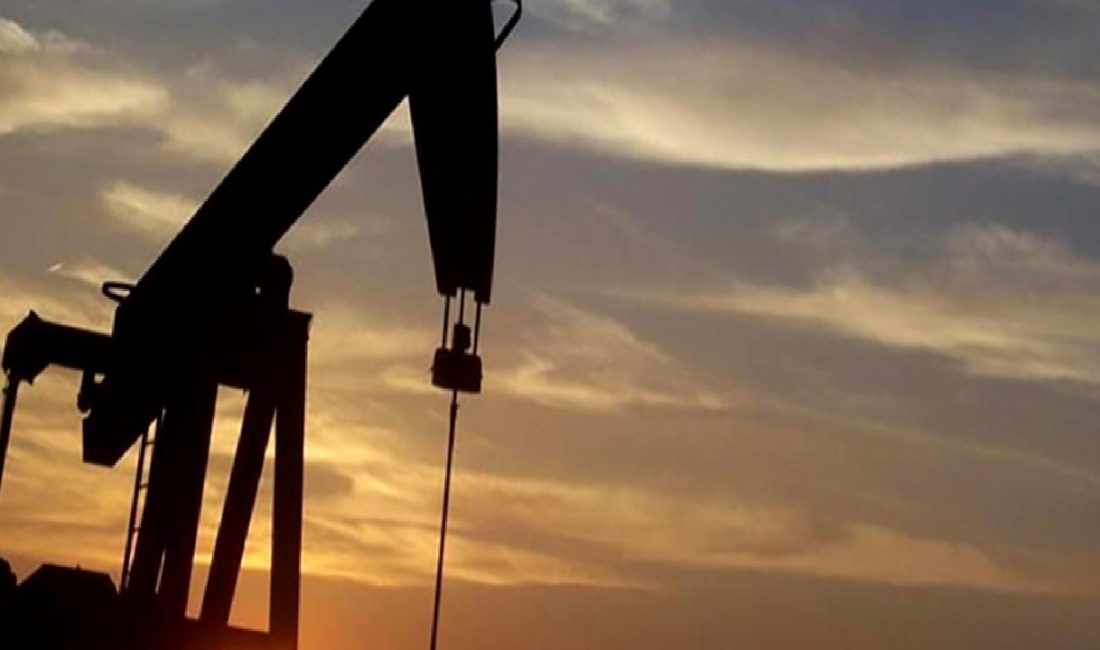 Petrol fiyatlarındaki artışın ardındaki sebepleri keşfedin. Küresel ekonomik faktörler, arz-talep