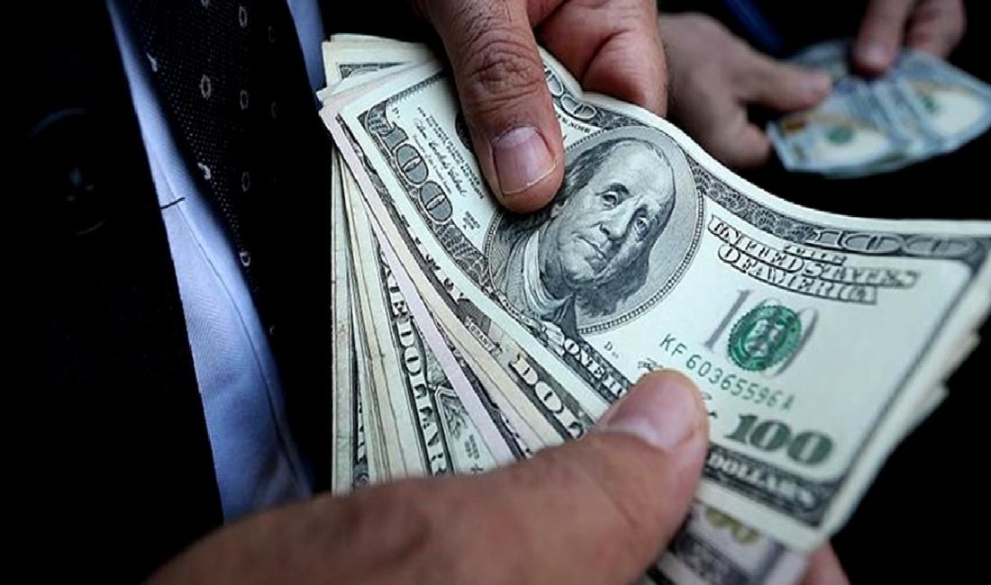 Petrol fiyatlarındaki düşüş, küresel ekonomik gelişmelerle nasıl etkileşiyor? Bu yazıda,