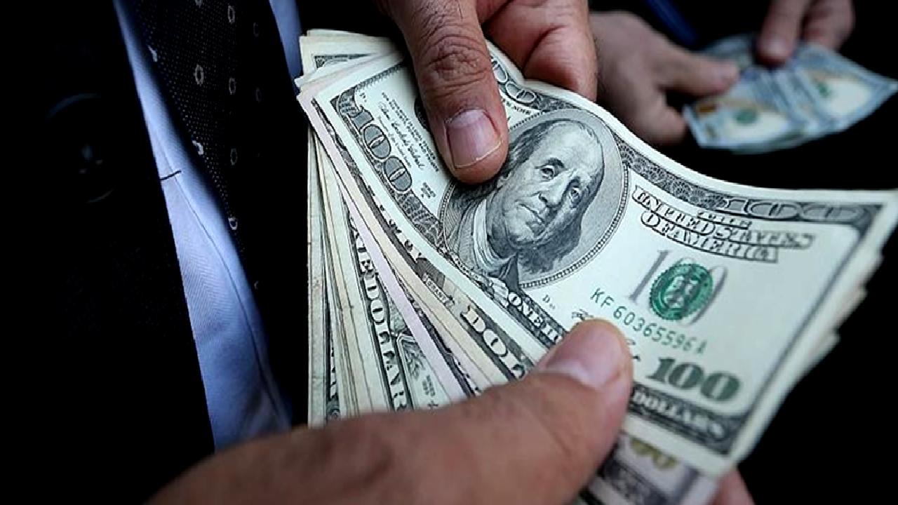 Petrol fiyatlarındaki düşüş, küresel ekonomik gelişmelerle nasıl etkileşiyor? Bu yazıda,