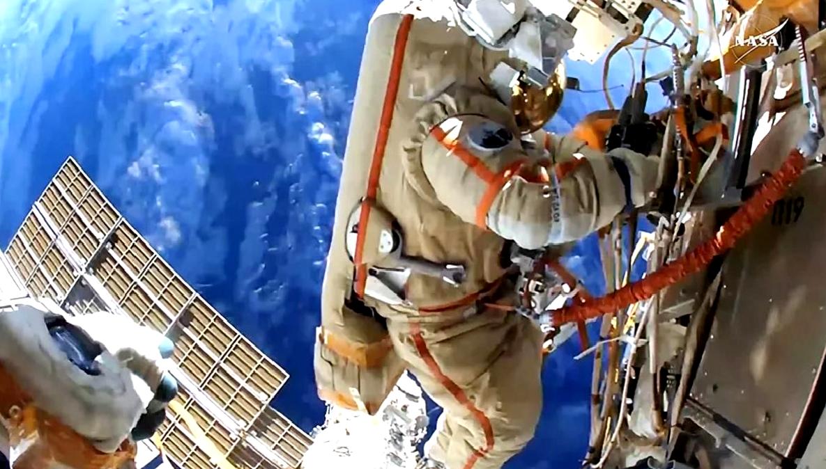 Roscosmos'un başarılı uzay yürüyüşü, yeni deneyler ve karşılaşılan zorluklarla dolu.