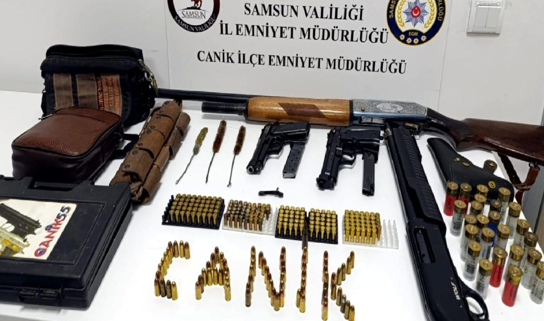 Samsun’da Silah Operasyonu: Ruhsatsız Silah ve Mühimmat Ele Geçirildi Samsun'da gerçekleştirilen silah operasyonunda, ruhsatsız silah ve mühimmat ele geçirildi.