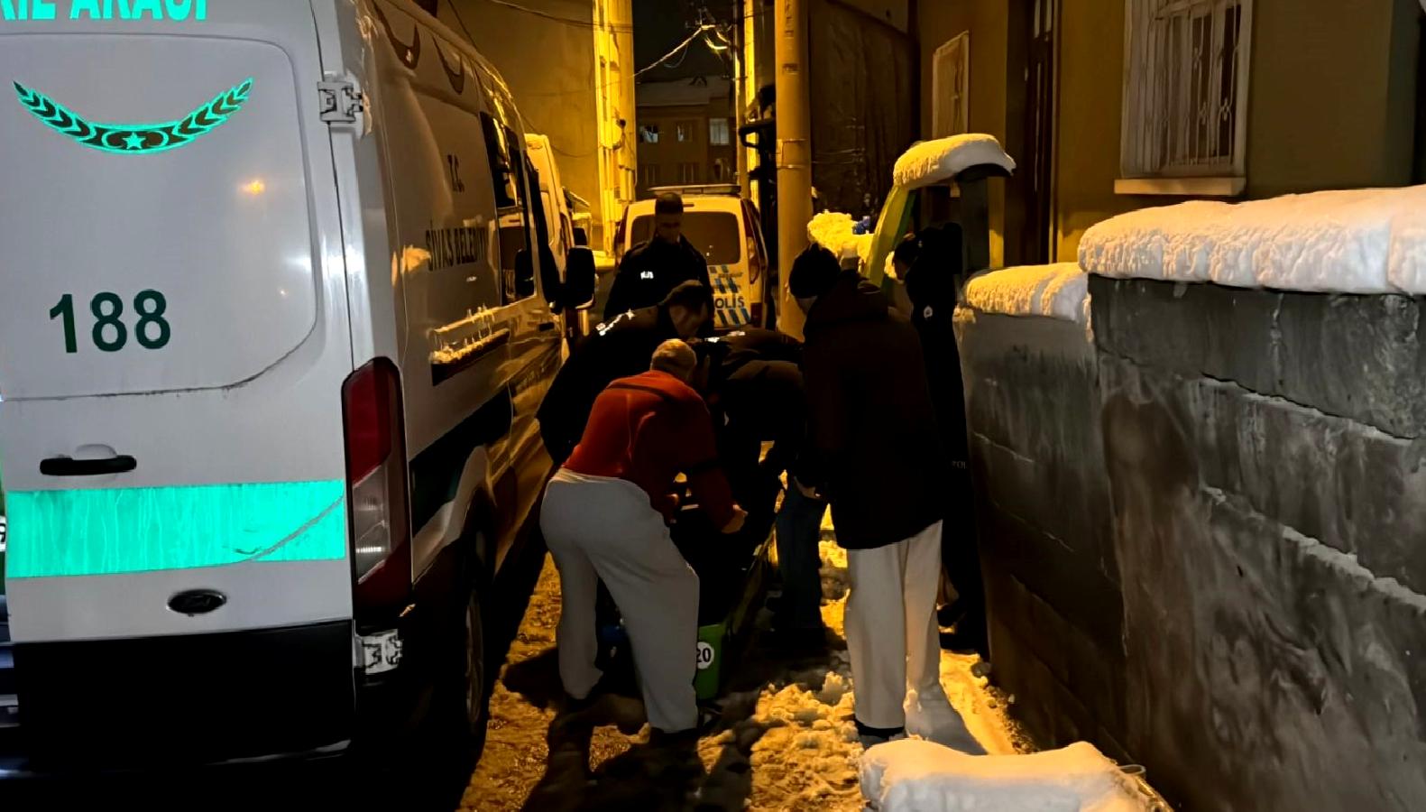 Sivas'ta yaşanan trajik olayda emekli öğretmen kardeşler karbonmonoksit gazından hayatını