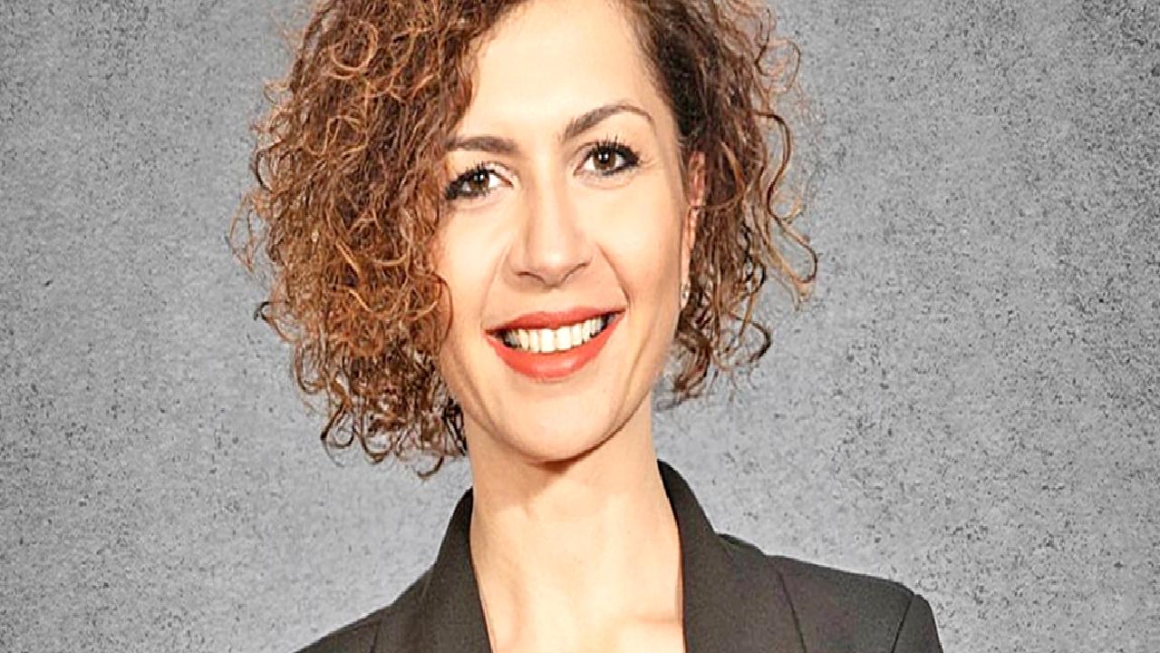 Sosyal medya kullanımının çalışan verimliliği üzerindeki etkilerini keşfedin. İş yerinde