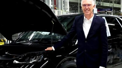 Stellantis CEO'su Carlos Tavares, şirketin geleceği için önemli bir dönüm