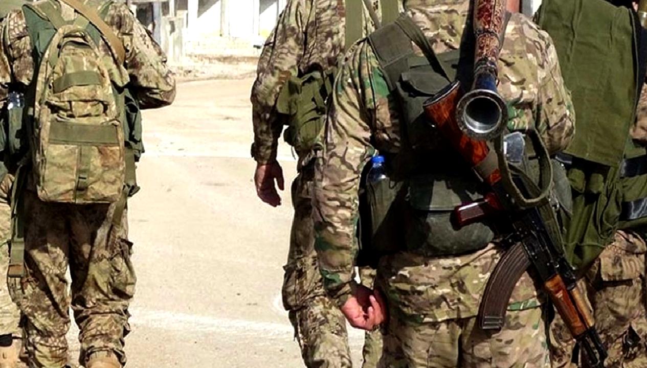 Suriye'den Irak'a sığınan askerler, ülkelerine dönmek için eylemde bulundu. Bu