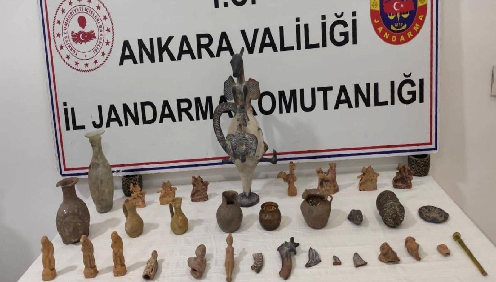 Tarihi eser kaçakçılığına yönelik gerçekleştirilen operasyonda 69 değerli eser ele
