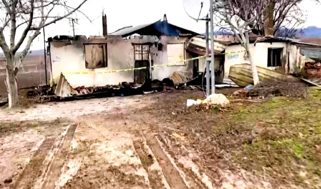 Tavas’ta Yangın: 55 Yaşındaki Kadının Cansız Bedeni Bulundu Tavas'ta meydana gelen yangında, 55 yaşındaki bir kadının cansız bedeni