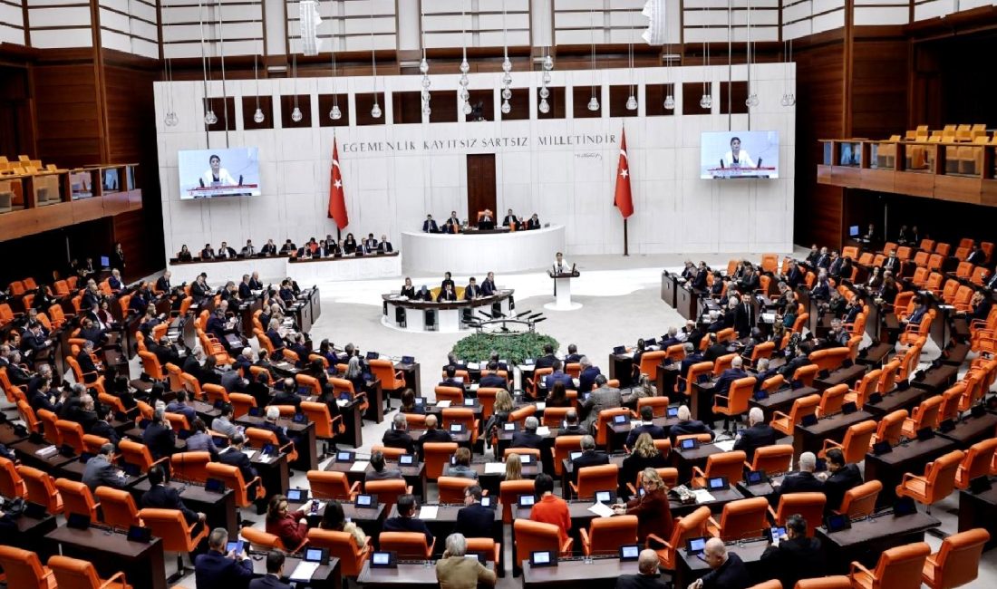 TBMM Genel Kurulu'nda devlet memurları ve kamu personeli için yapılan