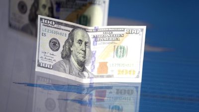 TCMB'nin faiz indirimi, Dolar/TL kuru üzerindeki etkilerini derinlemesine inceliyoruz. Ekonomik