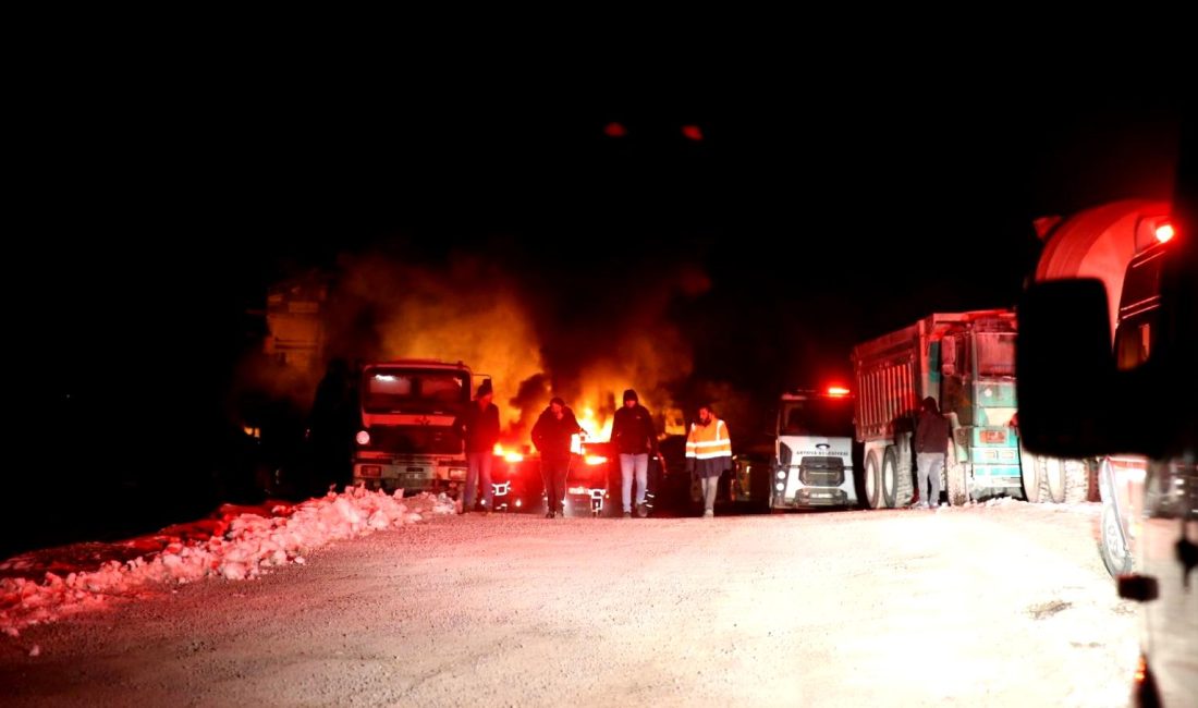 Tokat-Sivas kara yolunda bulunan taş ocağında meydana gelen yangın, bölgedeki