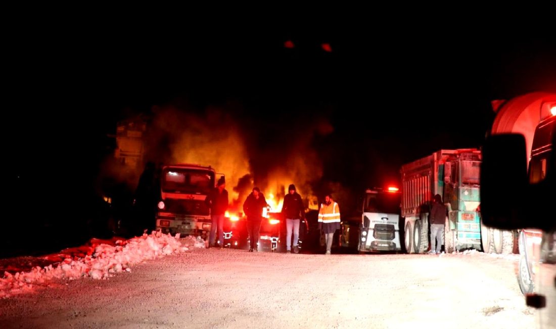 Tokat’ta Taş Ocağında Yangın: Sebebi Araştırılıyor Tokat'ta bir taş ocağında meydana gelen yangın, çevre halkında paniğe