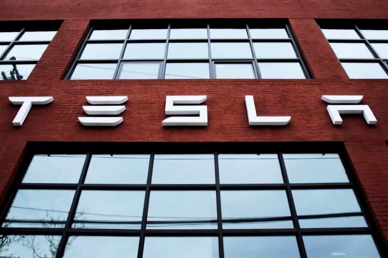 Trump yönetimi, Tesla'nın kaza raporlama kuralını kaldırmayı önererek otomotiv sektöründe