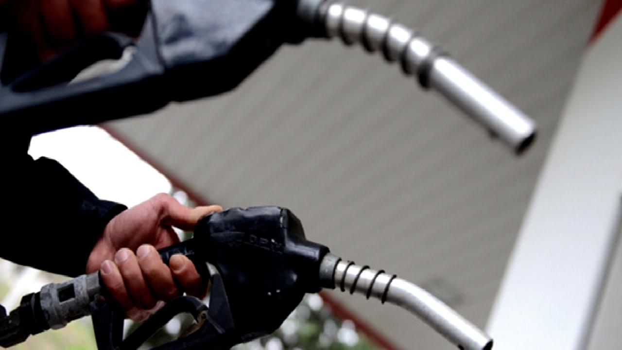 Türkiye'de akaryakıt fiyatları, döviz kurları, petrol fiyatları ve vergiler gibi