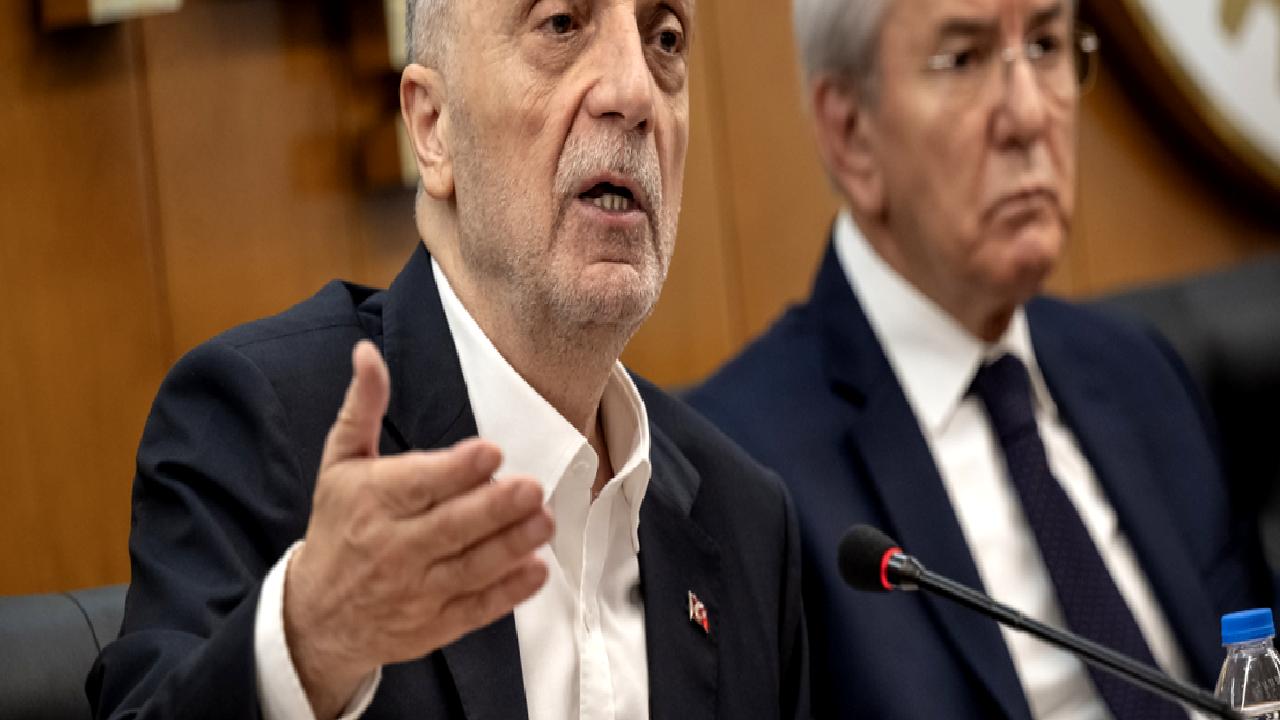 Türkiye'de asgari ücret müzakereleri, enflasyon sorunlarıyla iç içe geçiyor. İşçi