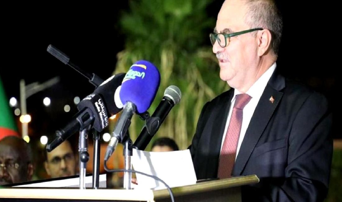 Türkiye’nin Şam Büyükelçiliği’nde Yeni Atama Türkiye'nin Şam Büyükelçiliği'nde gerçekleşen yeni atama ile diplomatik ilişkilerdeki gelişmeler