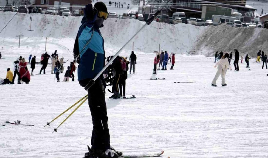 Uludağ’da Kayak Sezonu Başlıyor: Fiyatlar ve Yenilikler Uludağ'da kayak sezonu açıldı! Fiyatlar, pistler ve yeni yenilikler hakkında