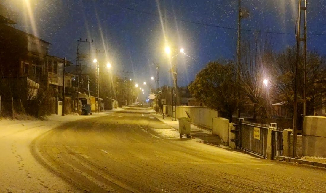 Van'da yoğun kar yağışı nedeniyle eğitime 13 Aralık'ta ara verildi.